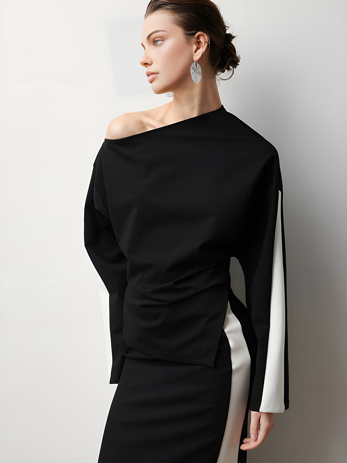 Asymmetrisk jersey-t-skjorte med fargeblokker