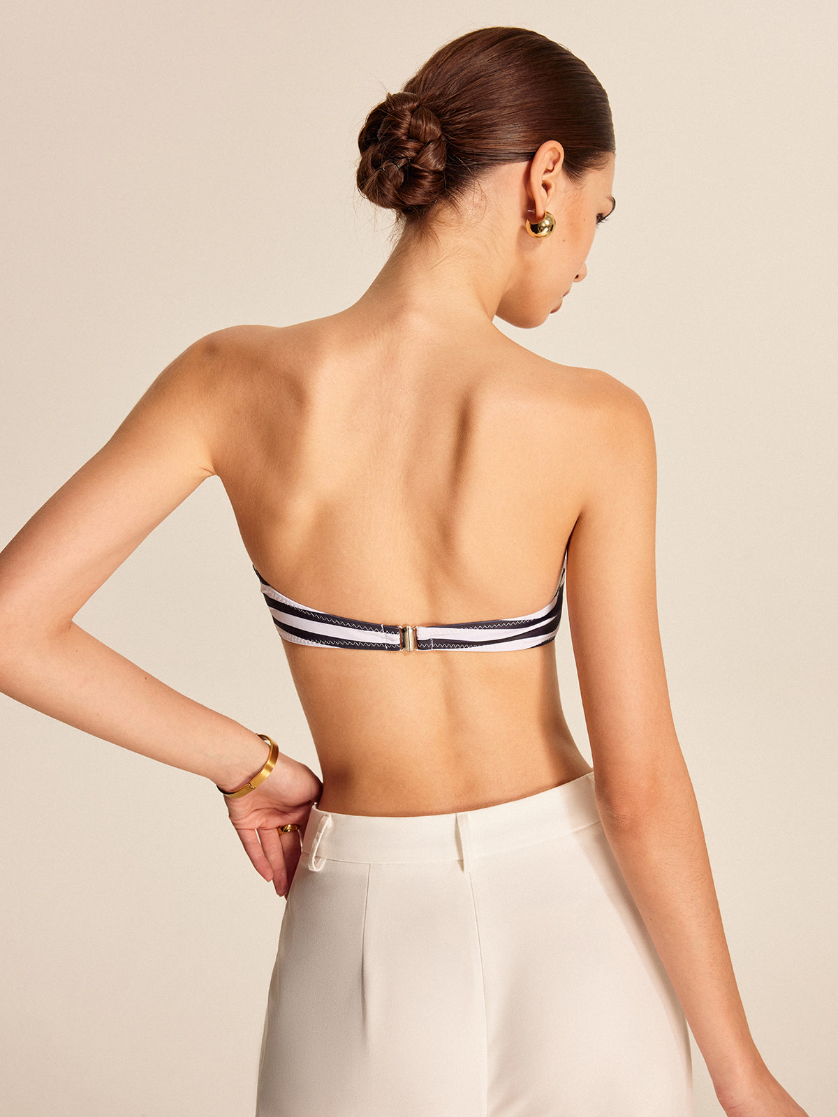 Stripete blomsterdetalj bandeau bikinisett