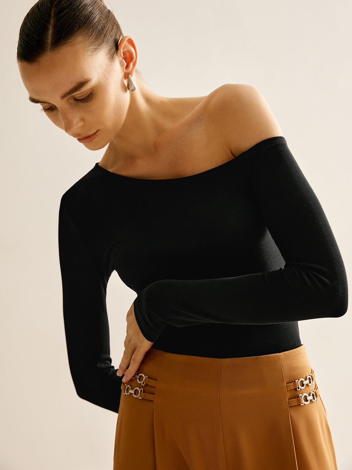 Asymmetrisk kaldskuldret jersey-t-skjorte
