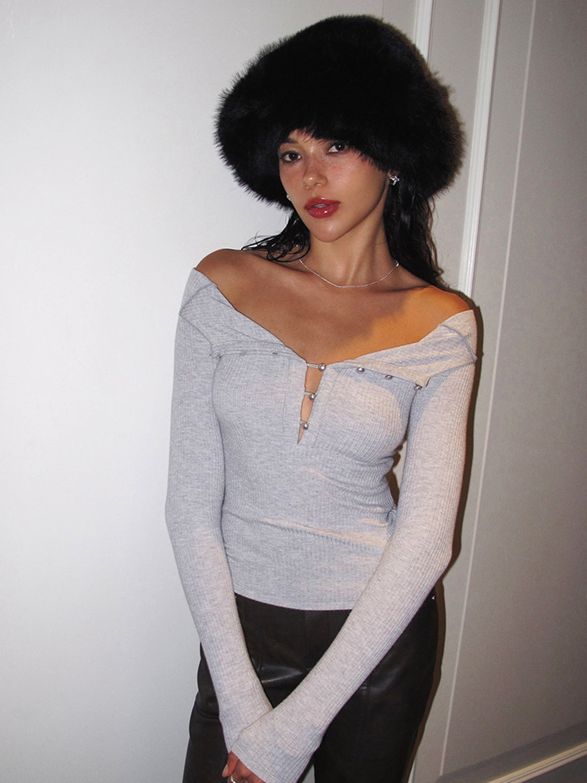 Skinny topp med perleknapper 
