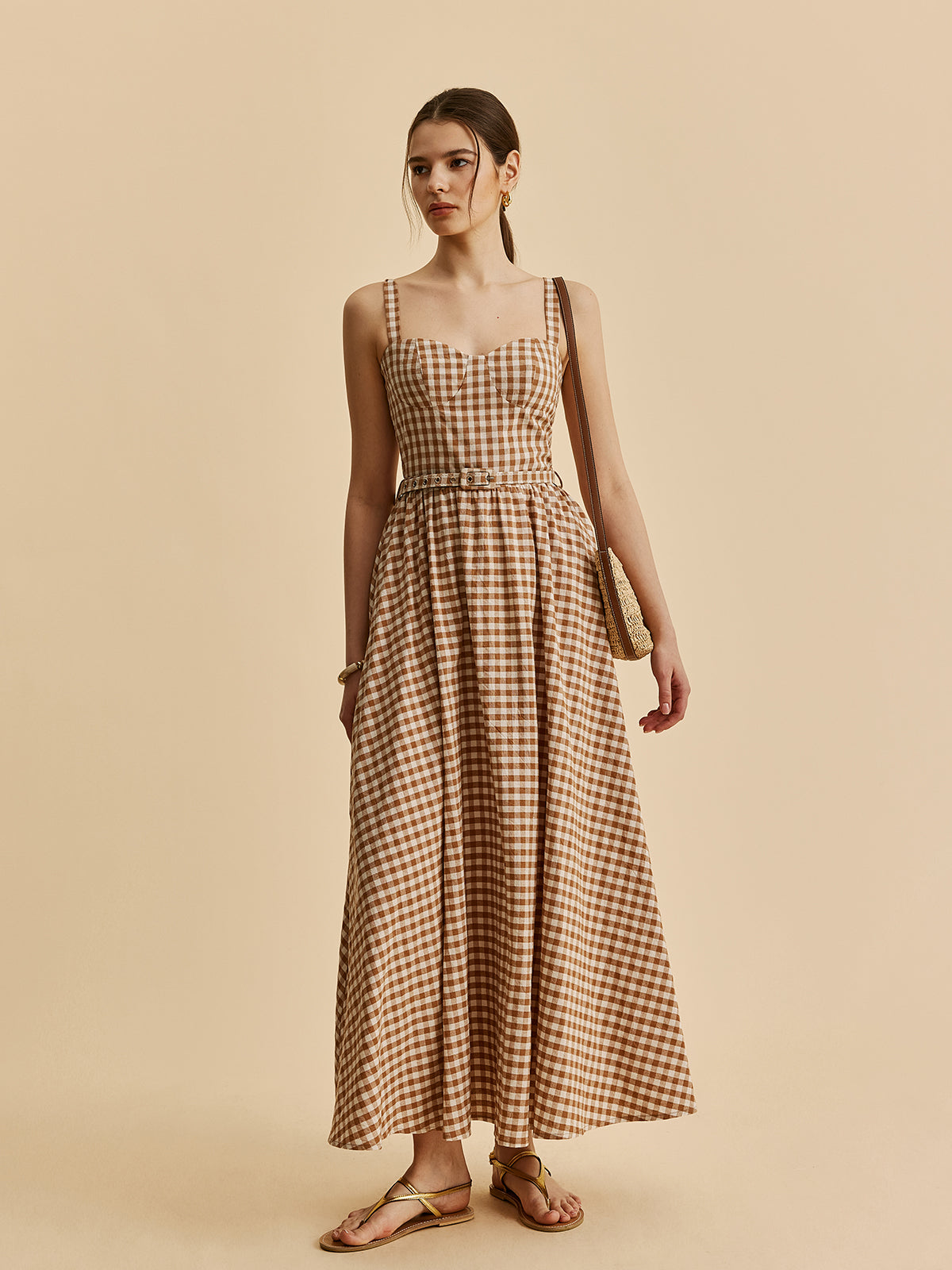 Kjole med gingham-belte og bustier 