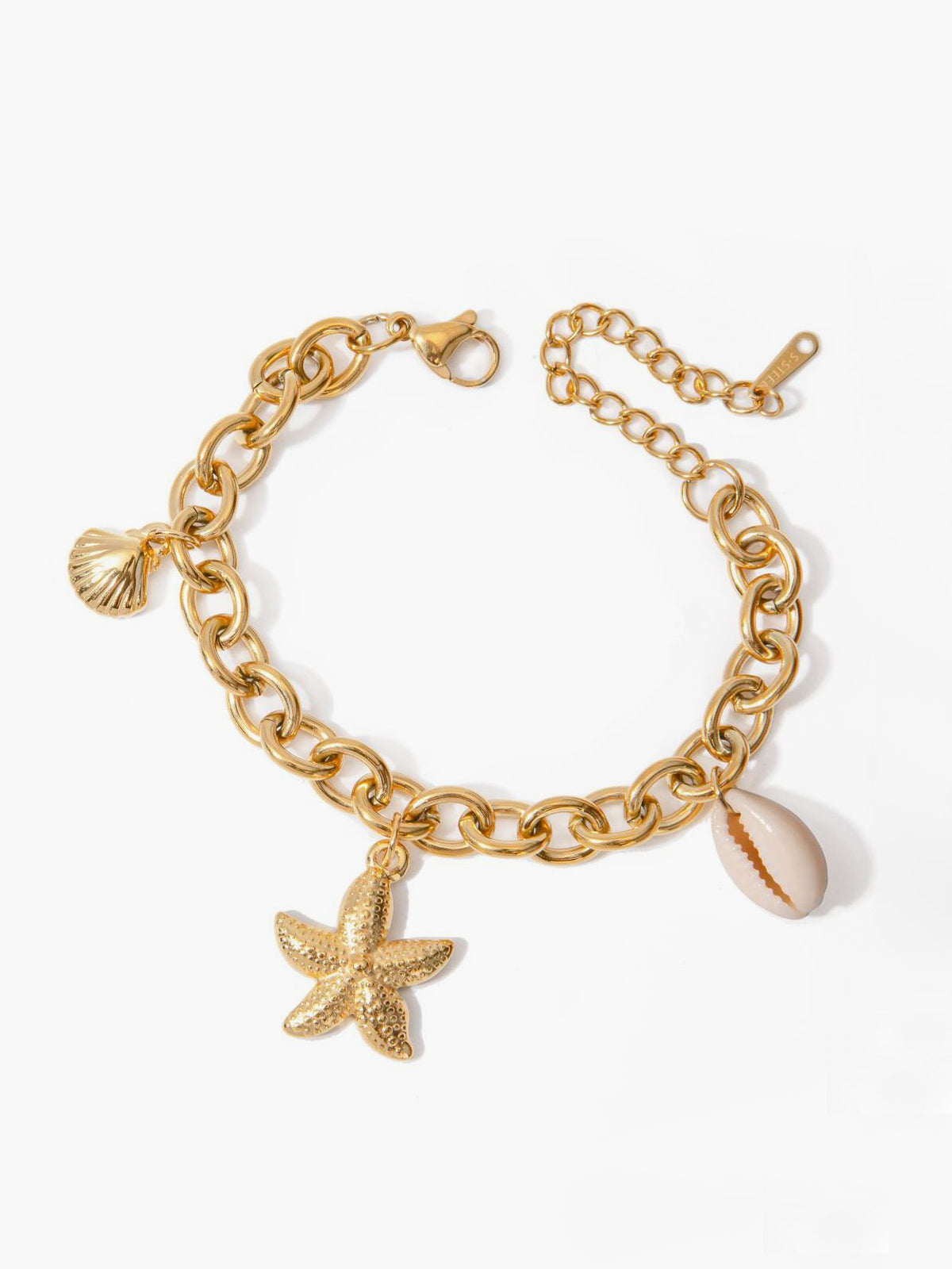 Armband med snäckskal och guldkedja 